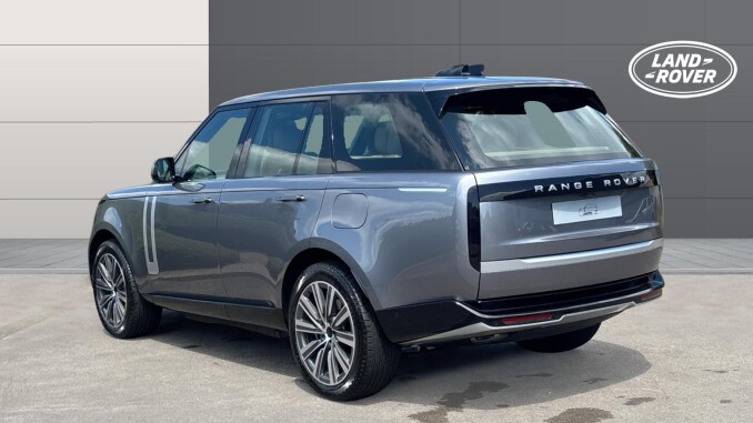 Land Rover Range Rover 3.0 P550e Autobiography 4dr Auto Estate - Image 2